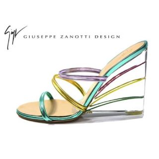 ジュゼッペザノッティデザイン(Giuseppe Zanotti Design)のサンダル、キャミソール、スカート3点(サンダル)