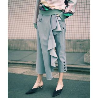 アメリヴィンテージ(Ameri VINTAGE)のAmeri VINTAGE FLARE RUFFLE CHINO PANTS(カジュアルパンツ)