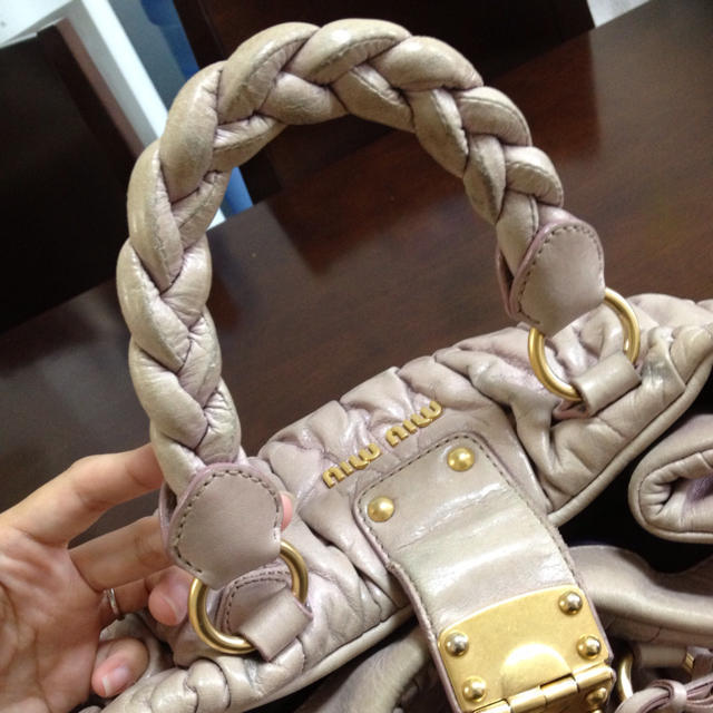MIU MIU(ミュウミュウ)のmiumiu♡バッグと交換・半交換希望 レディースのバッグ(ハンドバッグ)の商品写真