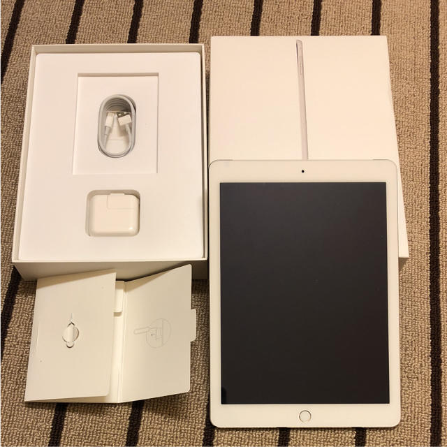 iPad Air2  16GB  シルバー  ほぼ未使用