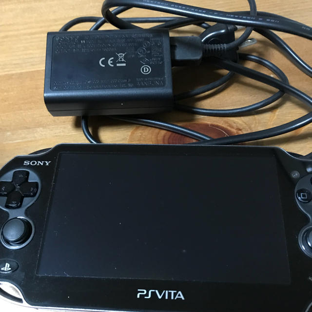 PSVita PCH-1100ゲームソフト/ゲーム機本体