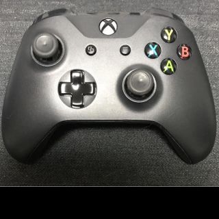 エックスボックス(Xbox)のXBOX ONE 新型ワイヤレスコントローラー 美品(家庭用ゲーム機本体)