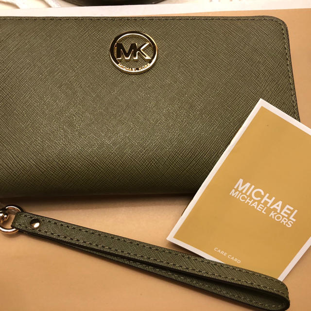 ☆新品!マイケルコース ラウンドジップ長財布(モスグリーン) | フリマアプリ ラクマ