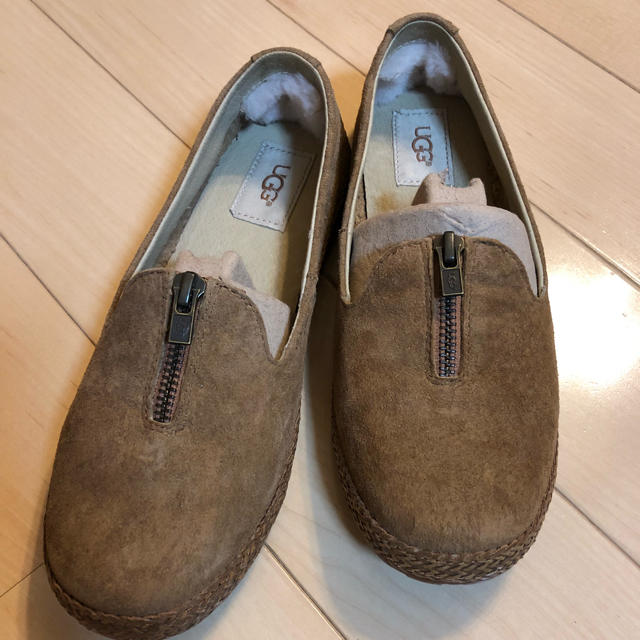 UGG(アグ)の【UGG】23.5cm 試し履きのみ 正規店購入 レディースの靴/シューズ(ハイヒール/パンプス)の商品写真