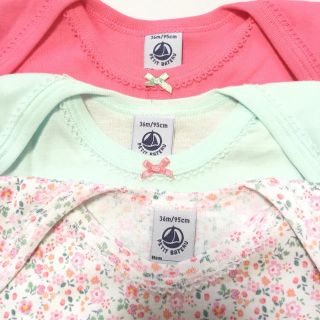 プチバトー(PETIT BATEAU)の新品未使用 プチバトー 長袖ボディ３枚組(肌着/下着)