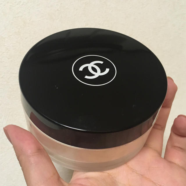 CHANEL プードゥル ユニヴェルセル リーブル