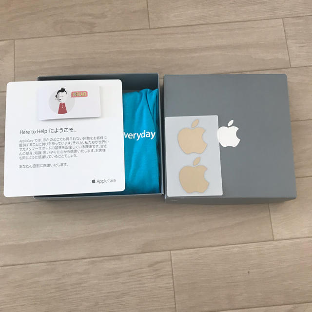 Apple(アップル)の非売品 超レア Apple Care スタッフ Tシャツ Mサイズ メンズのトップス(Tシャツ/カットソー(半袖/袖なし))の商品写真