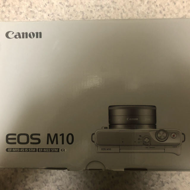 Canon(キヤノン)のCanon ＥＯＳ Ｍー１０ダブルズームキット スマホ/家電/カメラのカメラ(ミラーレス一眼)の商品写真