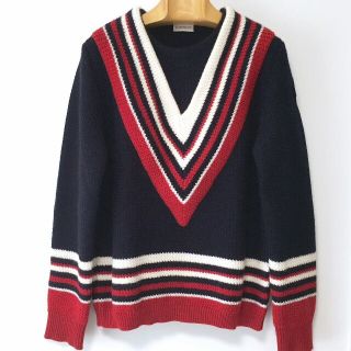 モンクレール(MONCLER)の【正規品／美品】MONCLER Ｕネック厚手ニット 黒ワッペン／メンズＭ(ニット/セーター)