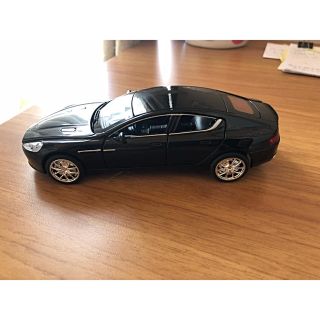 1:32 Aston Martin Rapide　ブラック(ミニカー)