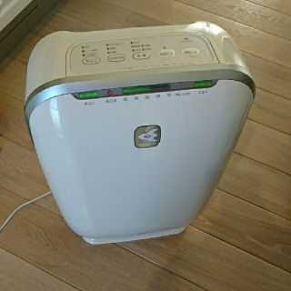 ダイキン(DAIKIN)のダイキンDAIKIN加湿空気清浄機「うるおい光クリエール」ACK55L-W(加湿器/除湿機)