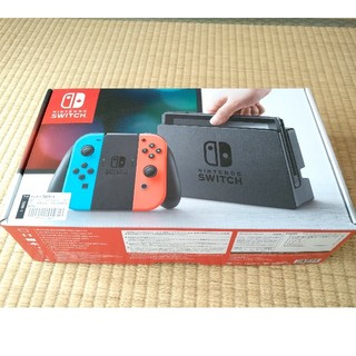 ニンテンドースイッチ(Nintendo Switch)のNintendo switch ネオンレッド/ネオンブルー　開封済　ほぼ新品(家庭用ゲーム機本体)