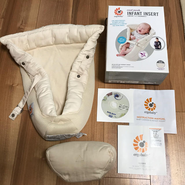 Ergobaby(エルゴベビー)のエルゴベビー インファントインサートⅡ クールメッシュ ナチュラル キッズ/ベビー/マタニティの外出/移動用品(抱っこひも/おんぶひも)の商品写真