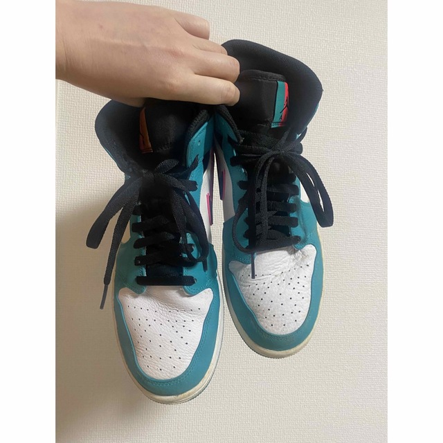 NIKE(ナイキ)のNIKE AIR JORDAN 1 MID SOUTH BEACH メンズの靴/シューズ(スニーカー)の商品写真