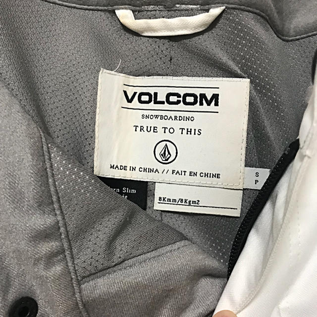 volcom(ボルコム)の美品！VOLCOMのパンツ スポーツ/アウトドアのスノーボード(ウエア/装備)の商品写真