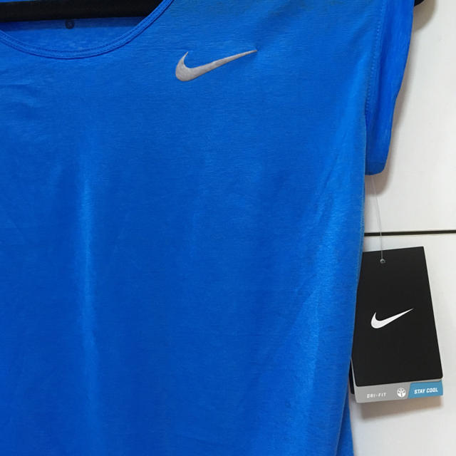 NIKE(ナイキ)のS レディース NIKE ナイキクールブリーズ トップス シースルー レディースのトップス(Tシャツ(半袖/袖なし))の商品写真