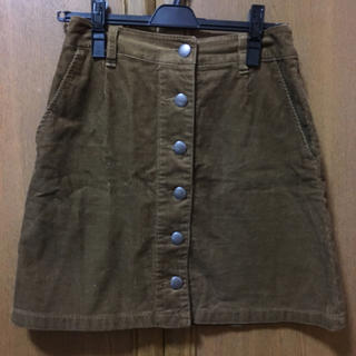 ローリーズファーム(LOWRYS FARM)の前ボタン台形スカート(ひざ丈スカート)