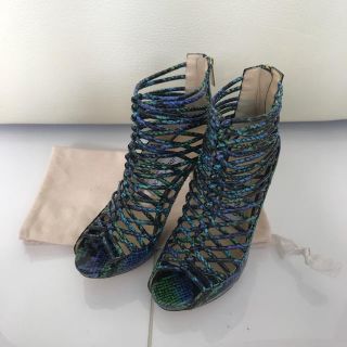 ジミーチュウ(JIMMY CHOO)の試着のみ ジミーチュウ パイソン柄 グラディエーター調 サンダル (サンダル)