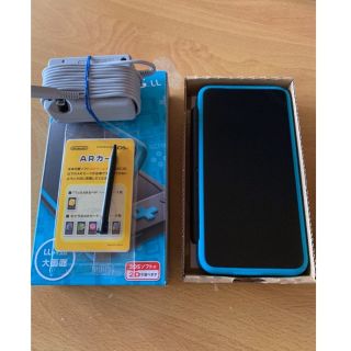 ニンテンドウ(任天堂)の2DS LL 美品 充電器つき(携帯用ゲーム機本体)