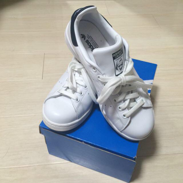 靴/シューズadidasスタンスミス