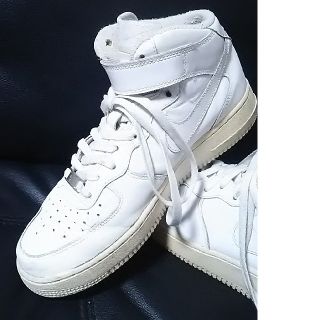 ナイキ(NIKE)の
絶対王道キムタク着!ナイキエアフォース1レザースニーカー26cm白ビンテージ
(スニーカー)