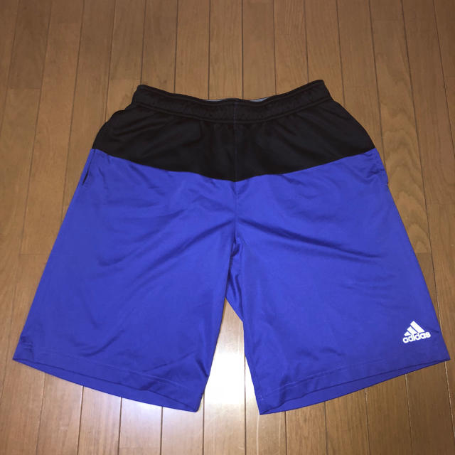 adidas(アディダス)のadidas ハーフパンツ メンズ L ブルー/ブラック スポーツ/アウトドアのトレーニング/エクササイズ(その他)の商品写真