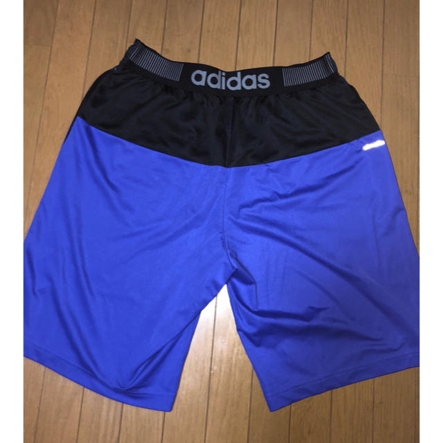 adidas(アディダス)のadidas ハーフパンツ メンズ L ブルー/ブラック スポーツ/アウトドアのトレーニング/エクササイズ(その他)の商品写真