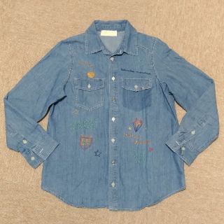 ダブルクローゼット(w closet)の刺繍　長袖　デニムシャツ　カントリー　タンガリー(シャツ/ブラウス(長袖/七分))