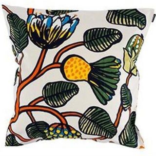 マリメッコ(marimekko)の日向が丘リリベル様専用★新品クッションカバー ティアラ柄 50x50(クッションカバー)