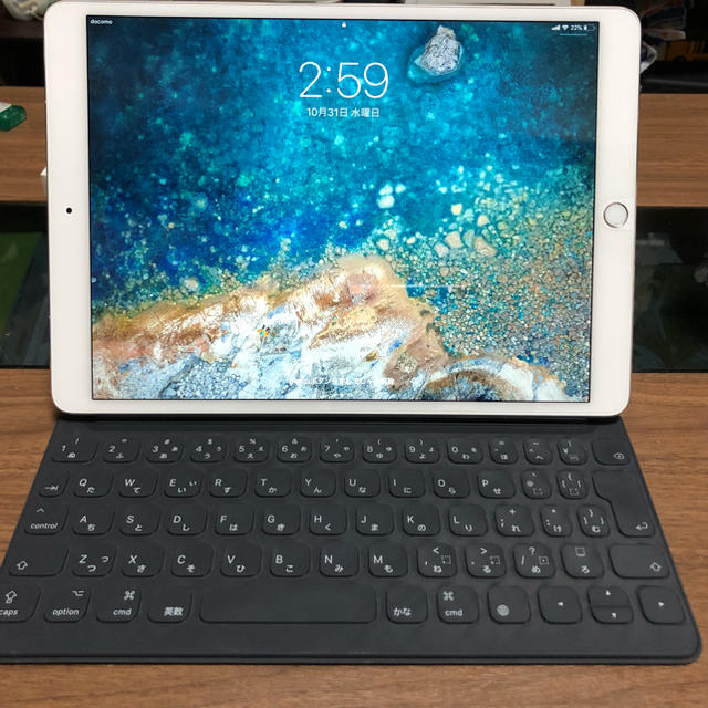 2022激安通販 10.5 Pro iPad - Apple cellular スマートキーボード付き 