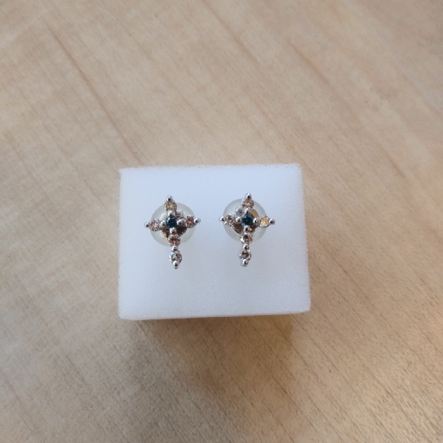 ピアス　クロス