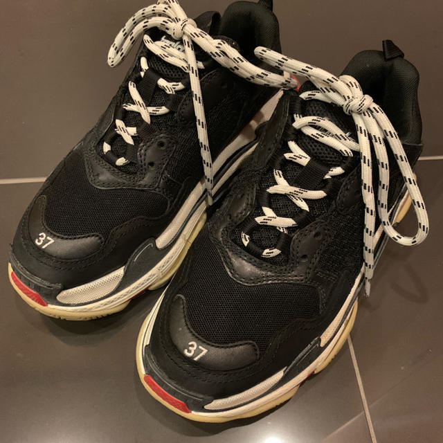 BALENCIAGA tripleSスニーカースニーカー