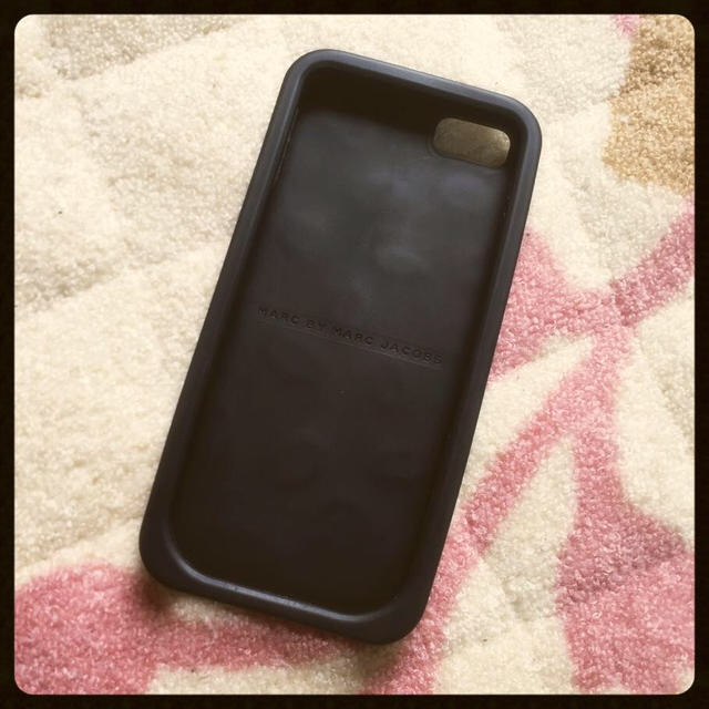 MARC BY MARC JACOBS(マークバイマークジェイコブス)のiPhone5 カバー スマホ/家電/カメラのスマホアクセサリー(モバイルケース/カバー)の商品写真