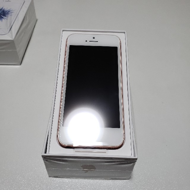 iPhone SE 32GB ローズゴールド 未使用品【SIMロック解除済み】スマートフォン/携帯電話