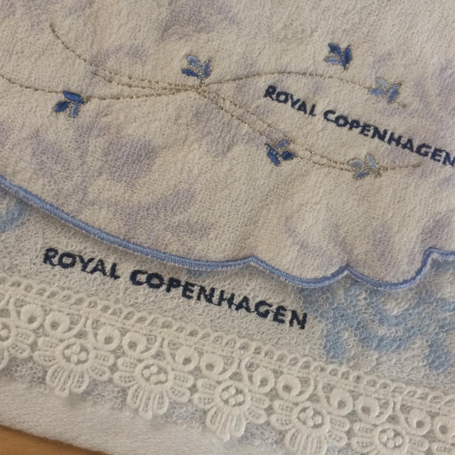 ROYAL COPENHAGEN(ロイヤルコペンハーゲン)のロイヤルコペンハーゲン フェイスタオル&タオルハンカチセット インテリア/住まい/日用品の日用品/生活雑貨/旅行(タオル/バス用品)の商品写真