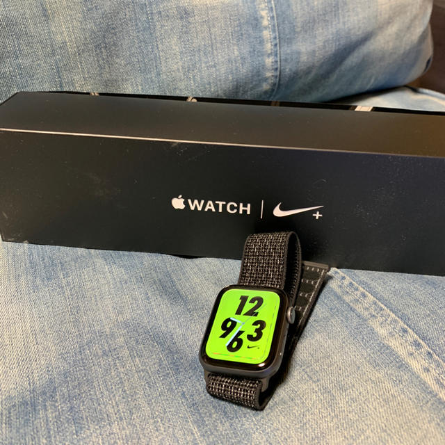 超話題新作 Apple Watch - 美品 アップルウォッチ4 ナイキモデル 44mm