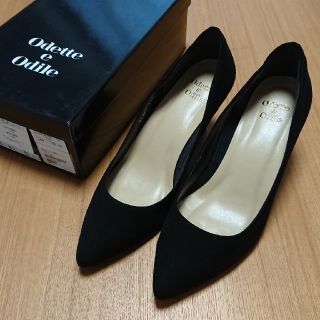 オデットエオディール(Odette e Odile)の美品 Odette e Odile スエード パンプス 黒 ブラック 24.5(ハイヒール/パンプス)