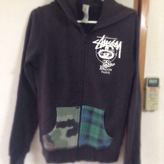 ステューシー(STUSSY)のstussy パーカー(パーカー)