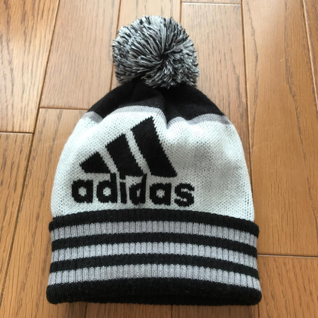 adidas(アディダス)のadidasアクリルニット帽 レディースの帽子(ニット帽/ビーニー)の商品写真