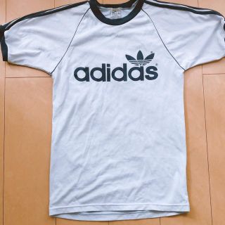 アディダス(adidas)のadidas Tシャツ(Tシャツ/カットソー(半袖/袖なし))