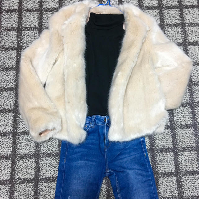 Bershka(ベルシュカ)のBershka ファーコート レディースのジャケット/アウター(毛皮/ファーコート)の商品写真