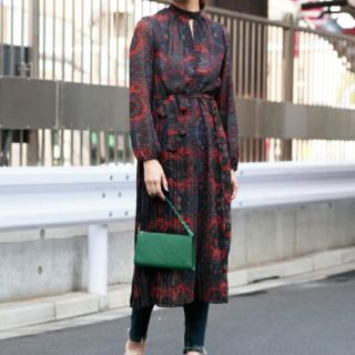 アメリヴィンテージ(Ameri VINTAGE)のAMERI PAISLEY PLEATS DRESS(ロングワンピース/マキシワンピース)