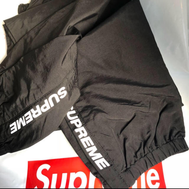 Supreme(シュプリーム)のsupreme Warm Up Pant メンズのパンツ(ワークパンツ/カーゴパンツ)の商品写真