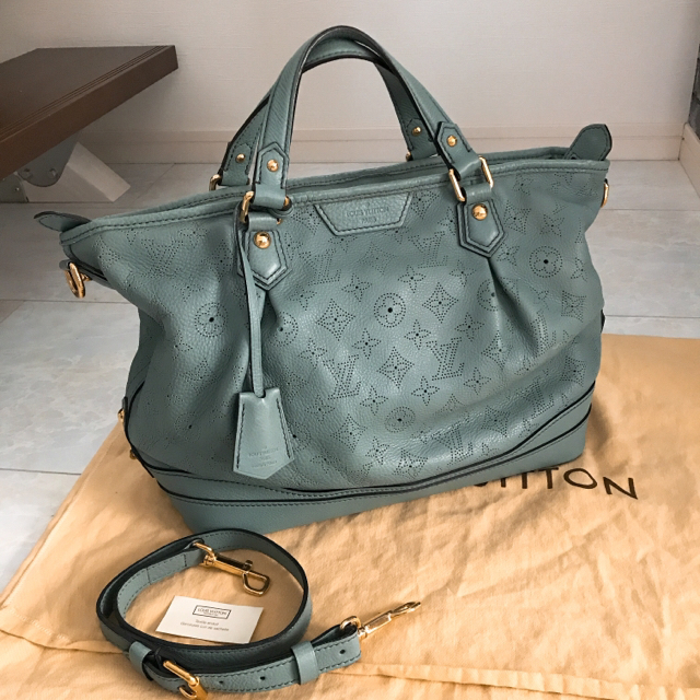 LOUIS VUITTON - 【ルイヴィトン 】マヒナ2way バック☆の通販 by 大特価SALE♪｜ルイヴィトンならラクマ