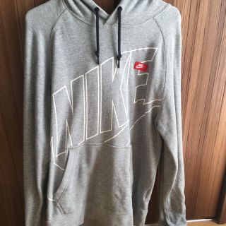 ナイキ(NIKE)のNIKE パーカー(パーカー)