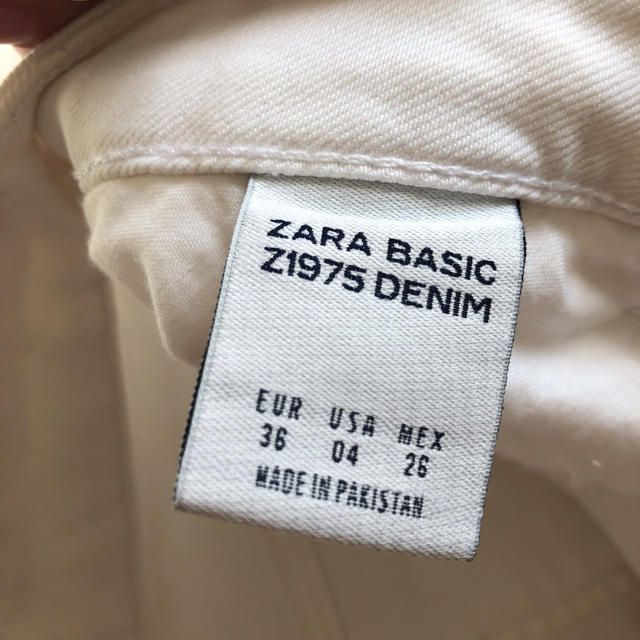 ZARA(ザラ)のザラ ホワイト レディースのパンツ(デニム/ジーンズ)の商品写真