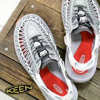 キーン(KEEN)の新品未使用 箱入り KEEN UNEEK 23.5cm ベージュ(サンダル)