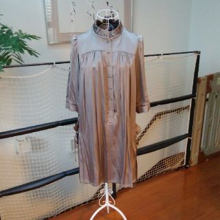 ビームス(BEAMS)のシャンパンベージュのワンピース♬絹95%(その他)