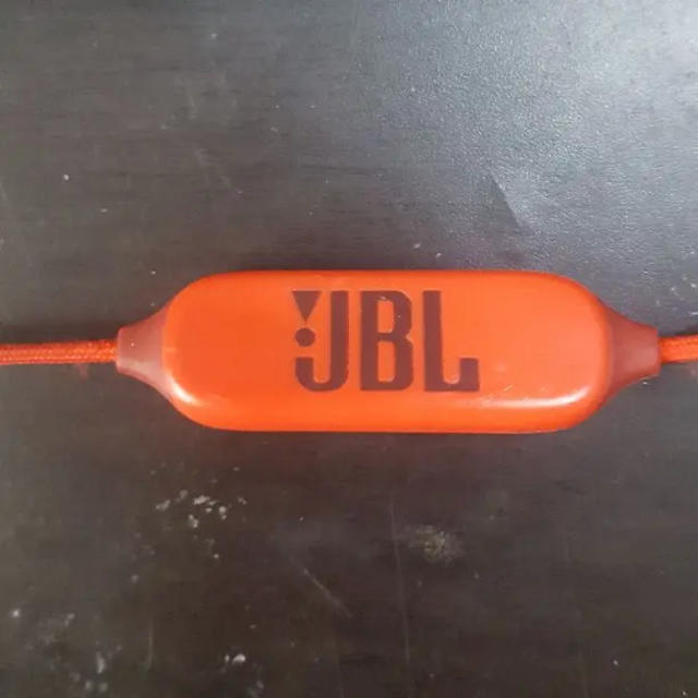 JBS(ジェイビーエス)のJBL Bluetoothイヤホン スマホ/家電/カメラのオーディオ機器(ヘッドフォン/イヤフォン)の商品写真