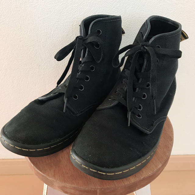 Dr.Martens(ドクターマーチン)のドクターマーチン Dr.Martens ハイカット スニーカー 黒 キャンバス レディースの靴/シューズ(スニーカー)の商品写真